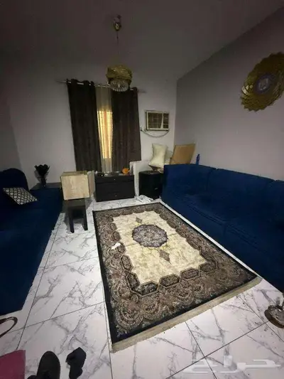 كنب في حاله جيدة جدا للبيع 2