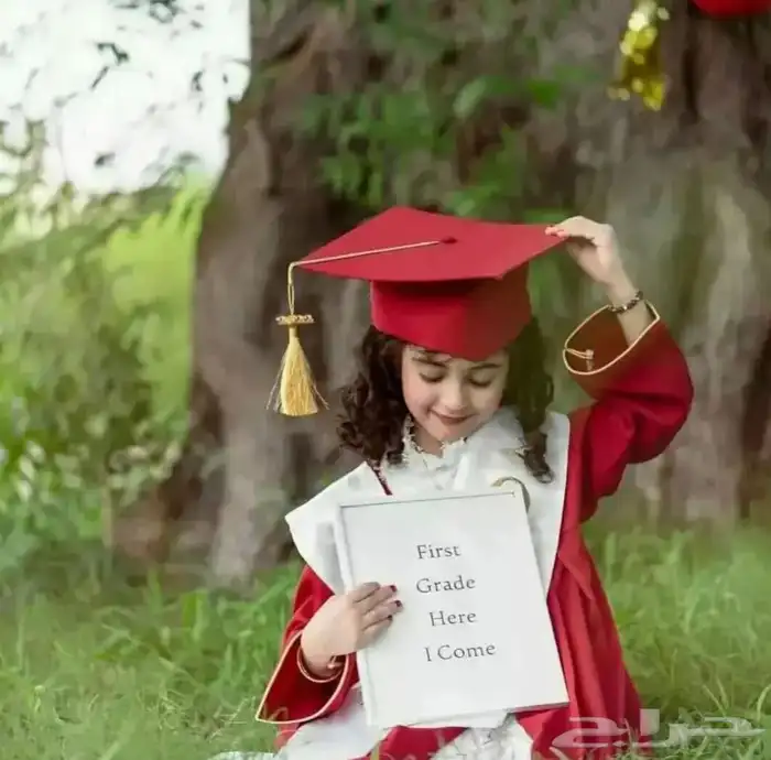 عبايات تخرج 2025 بروشات سلاسل أساور 16