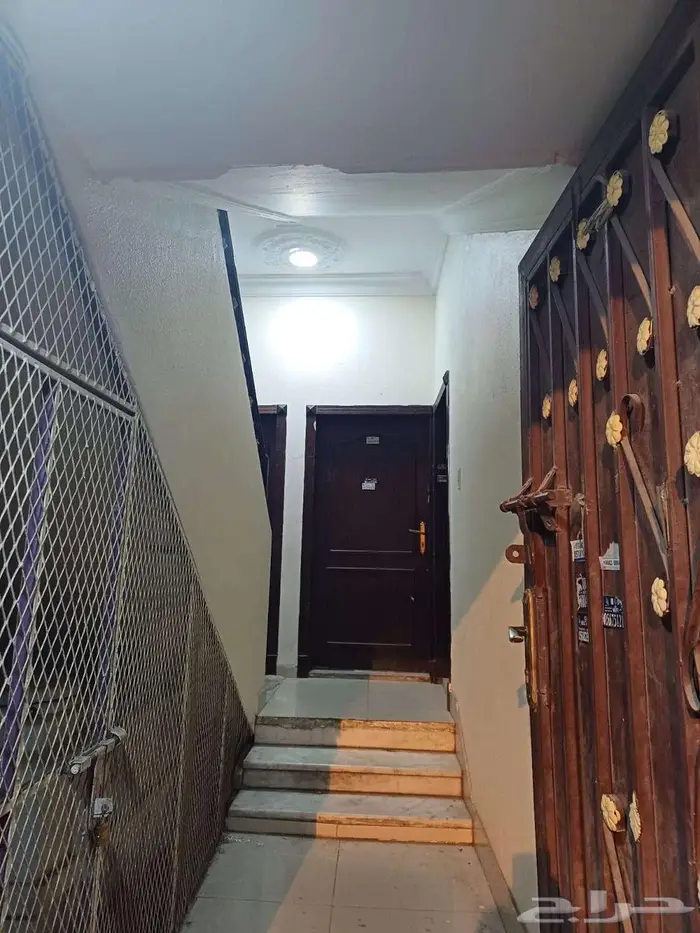 للبيع عمارة 3 ادوار 8 شقق بحي الخليج العمر 8 سنوات 850 1