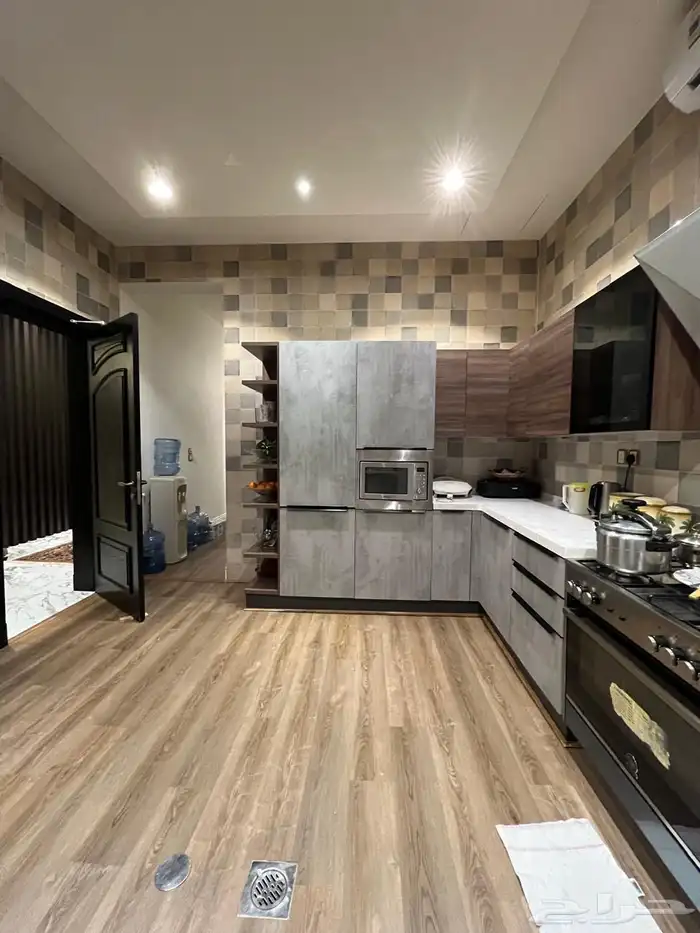 فيلا للبيع مساحه 377 درج داخلي حي النخيل 18