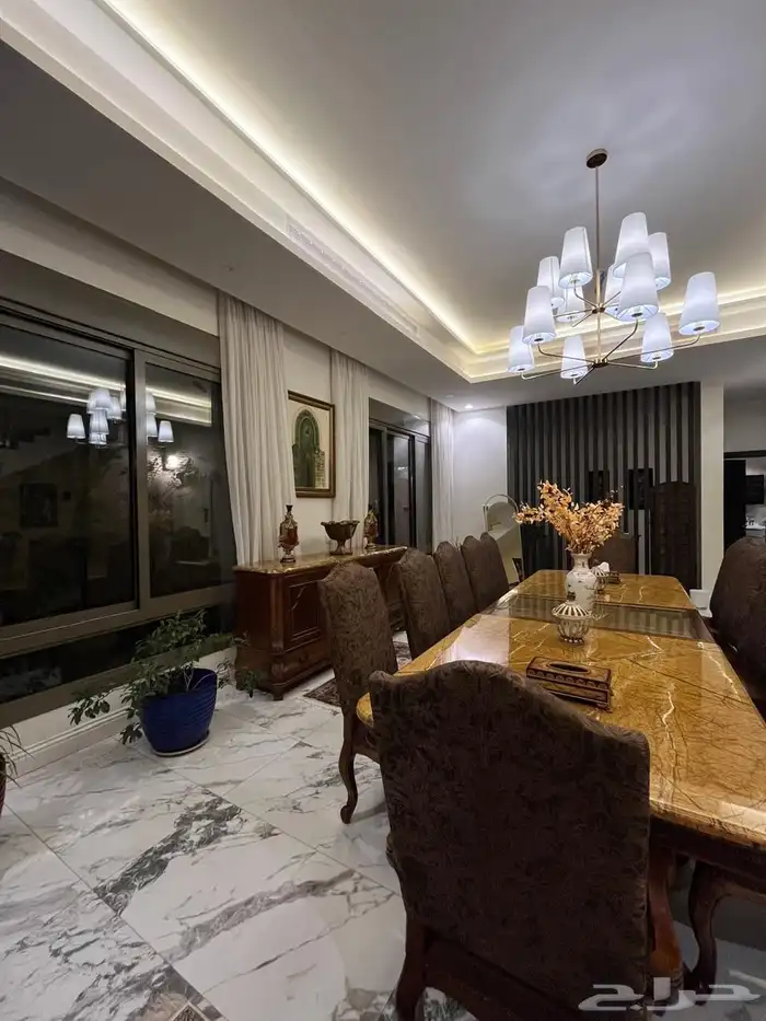فيلا للبيع مساحه 377 درج داخلي حي النخيل 23
