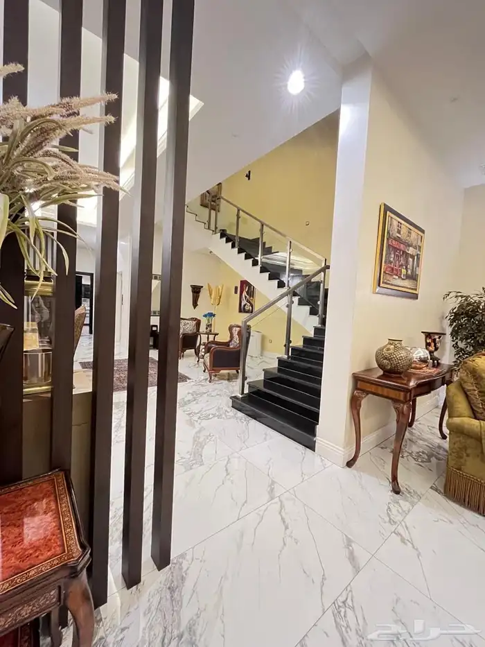 فيلا للبيع مساحه 377 درج داخلي حي النخيل 29