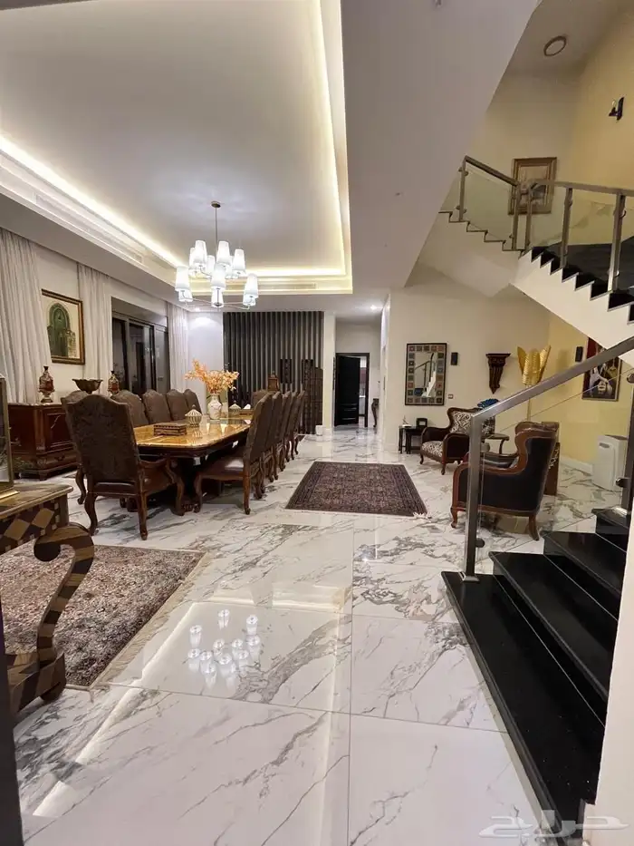 فيلا للبيع مساحه 377 درج داخلي حي النخيل 28