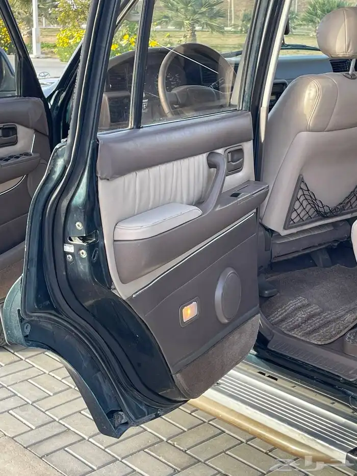 VXR ممشى قليل 190 الف فقط نظيف جدا 82