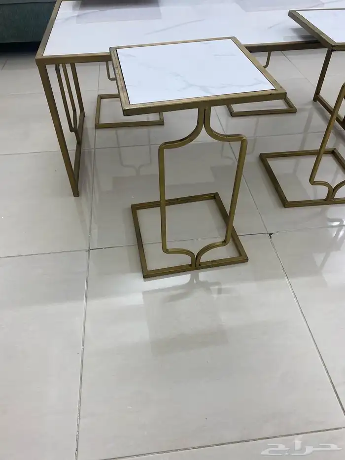 عرض لكم طاولات ثنتين كبار وثمانية صغار الطاولات جيدة ونظيف 2
