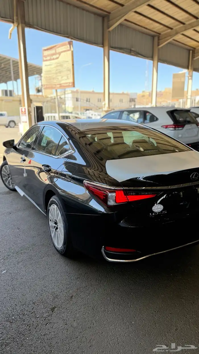 لكزس ES 250 موديل 2025 سعودي بنزين اصفار 6