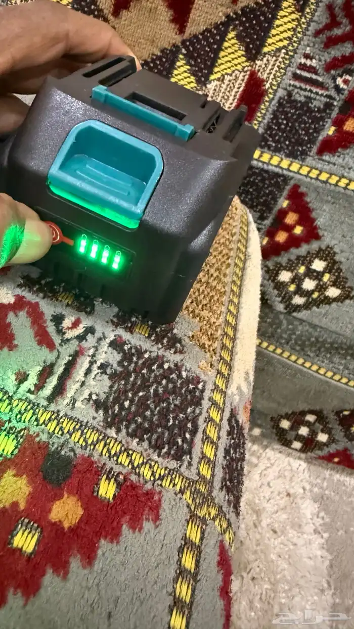 شاحن بطاريات ليثيوم وبطاريات دريل ومنشار 9