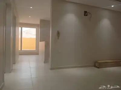 شقه 6 غرف - قريبه للحرم بسعر اقل من السوق ( 595 الف ) 1