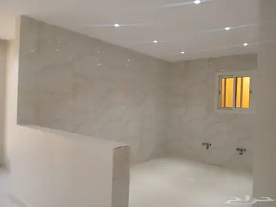 شقه 6 غرف - قريبه للحرم بسعر اقل من السوق ( 595 الف ) 2