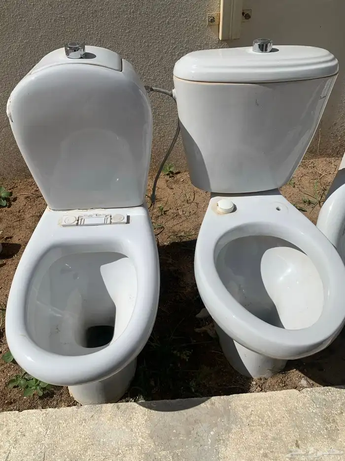 مغاسل و كراسي و مرايا مستخدمة للبيع 1