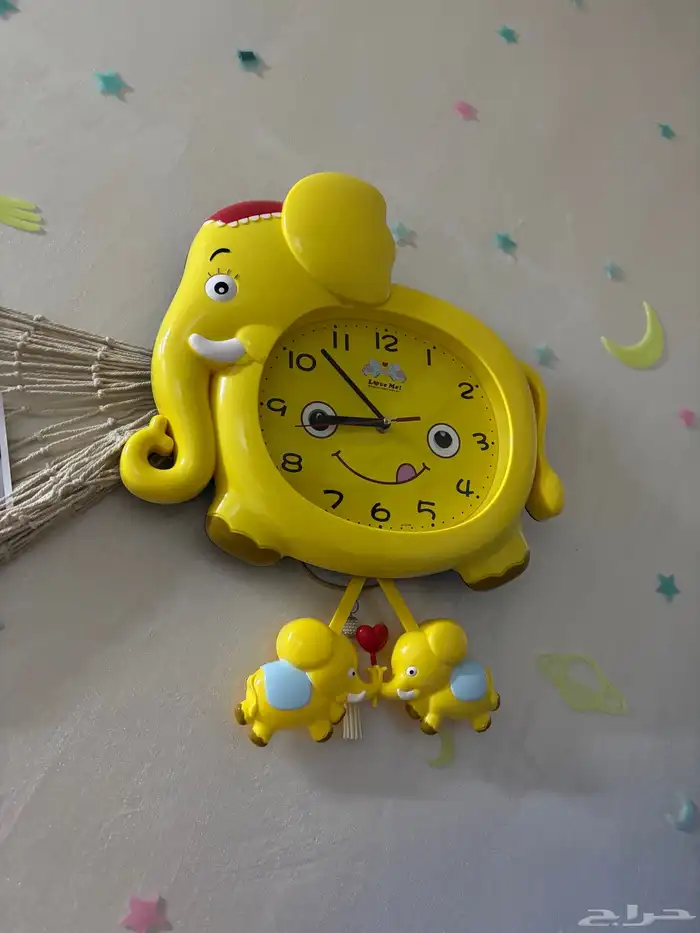 ساعة للبيع جديده ب40 0