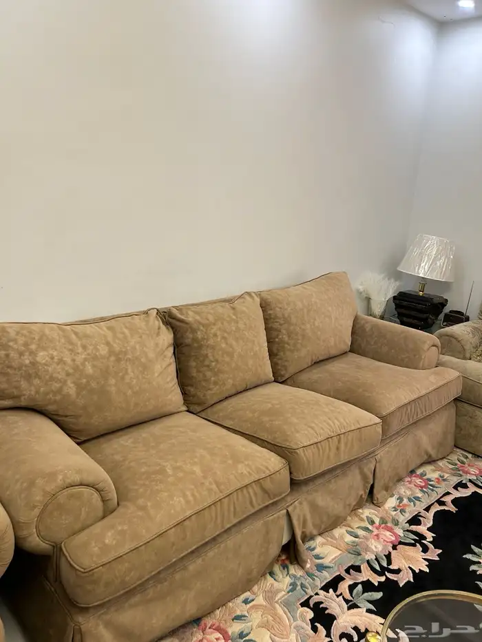 كنب امريكي بحاله ممتازه جدا وبحجم ممتاز وبسعر معقول 0