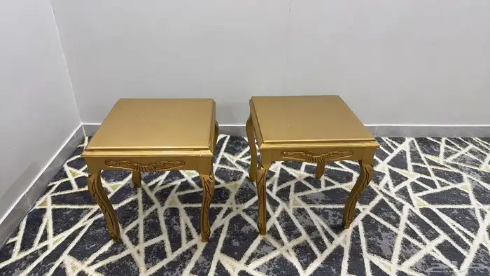 طاوله خدمه اربع صغير وواحده كبيره 1