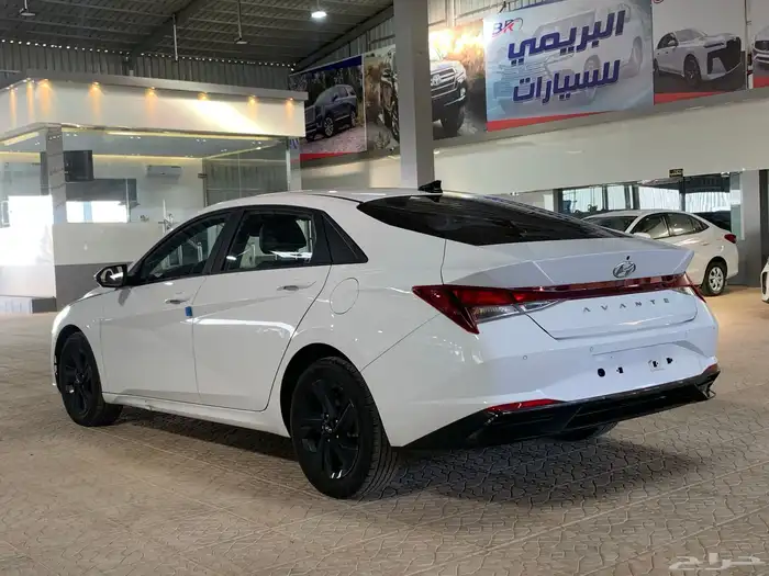 افانتي 2023 بنزين مكينه 1600 5
