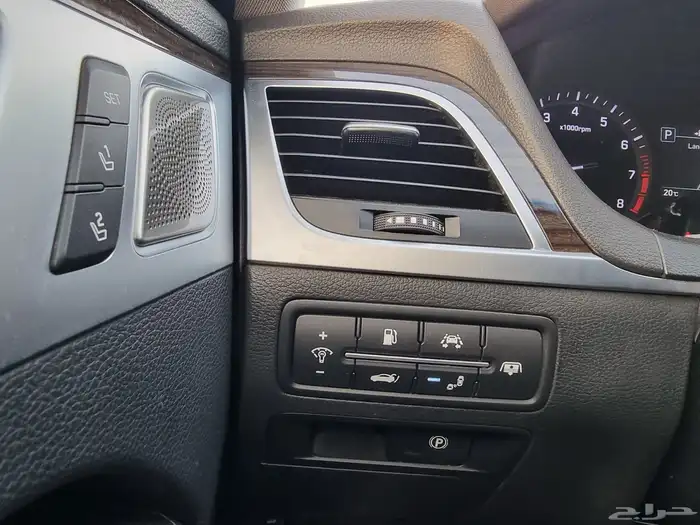 2018 جينيسس G80 12