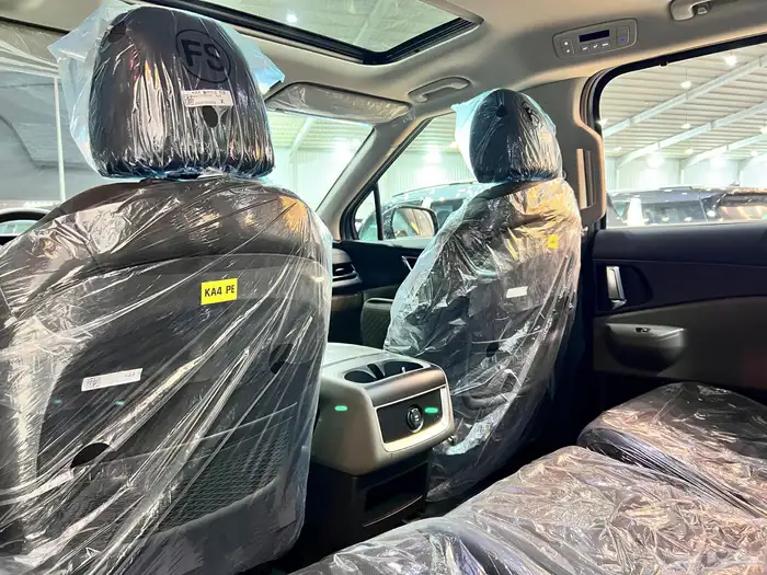 كيا كرنفال نص فل موديل 2025 23