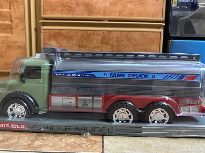 شنط مدرسية نسائية و اللعاب أطفال 2