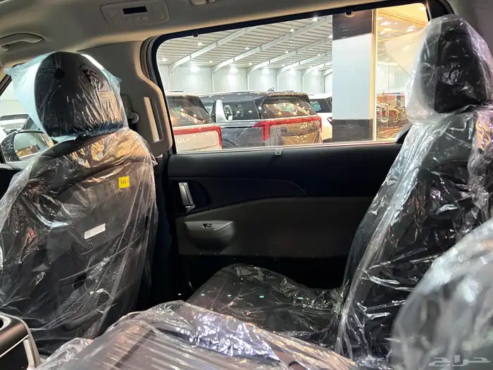 كيا كرنفال نص فل موديل 2025 31