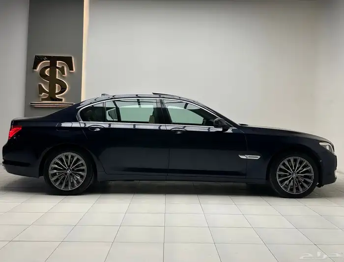 بي ام دبليو 2009 740Li 4