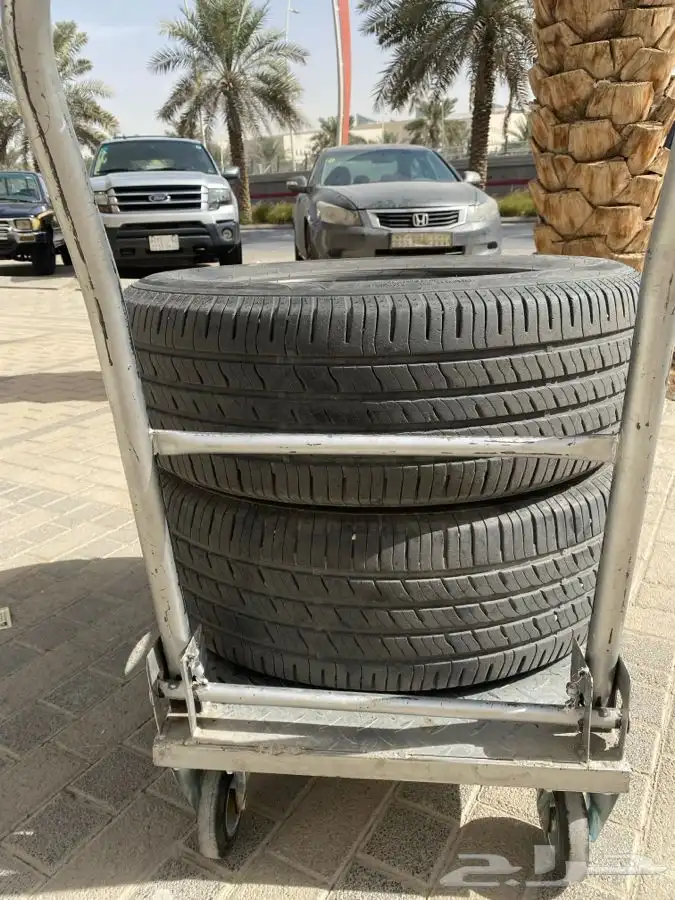 كفرات   ديماكس   مستعملة نظيفه رديستون كوري 2