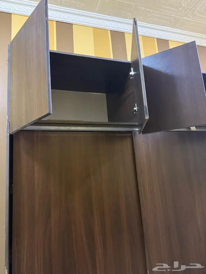 خزانة ملابس 3