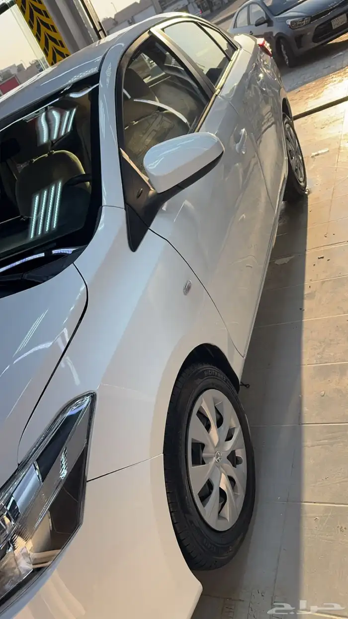 يارس 2015 اللون قير عادي اللون ابيض 0