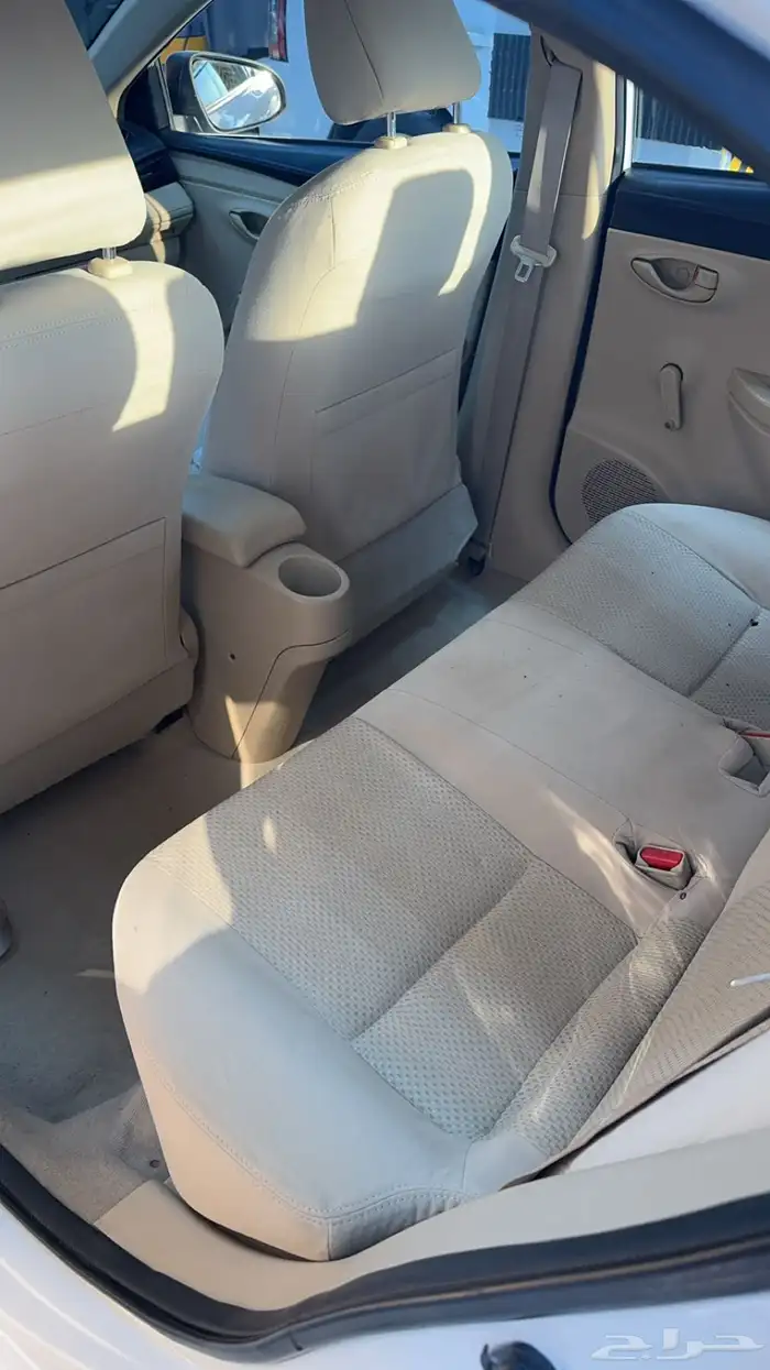 يارس 2015 اللون قير عادي اللون ابيض 3