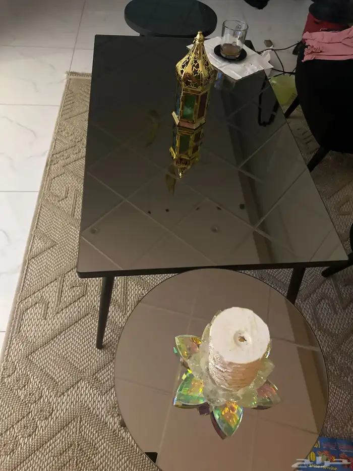 طاوله قزاز مع ثنتين خدمه 1