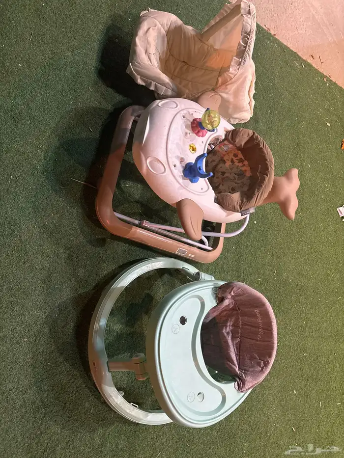 مقاعد ودراجه اطفال وعربة ماركهبحاله ممتازه 3