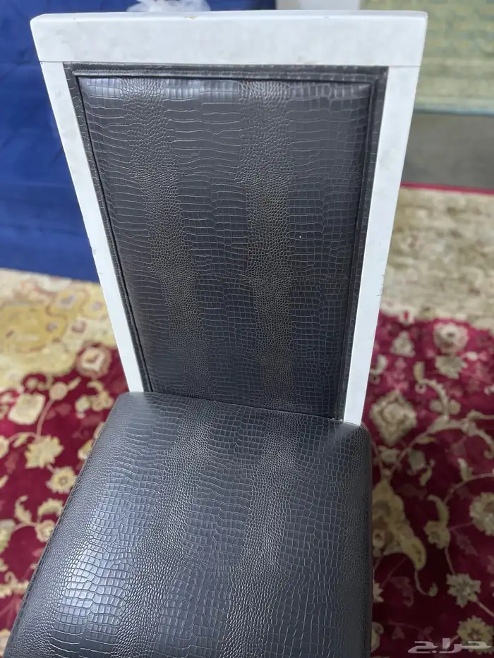 للبيع طاولة طعام 2