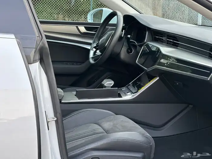 تم البيع )اودي Audi_S line 7Aموديل2023 في الامارات ماشي 4الف 12