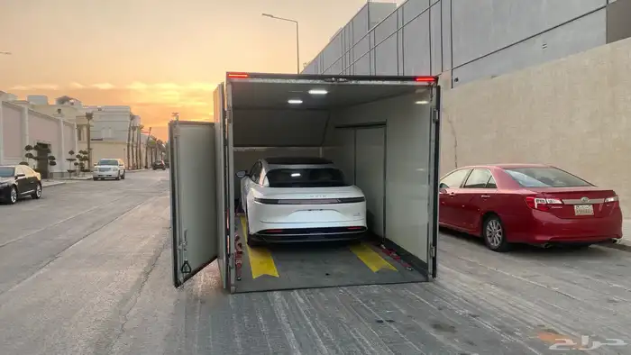 سطحه مغطى الرياض جده 3