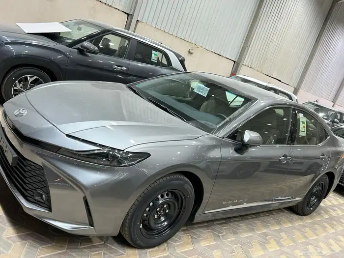 تويوتا كامري 2025فئةE خليجي وارد الساير بطاقه 1