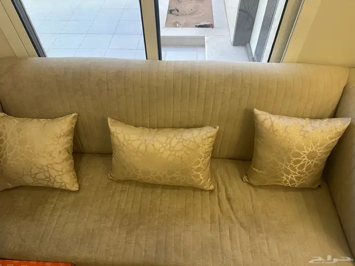 للبيع كنب 7 اشخاص 1