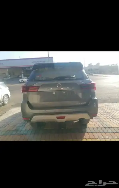 نيسان 2