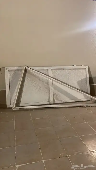 يوجد عدد 2 ابواب المنيوم 0