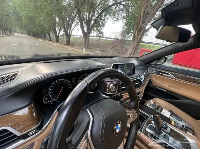 BMW740 الناغي 2016 عداد 98 الف كم فقط 59