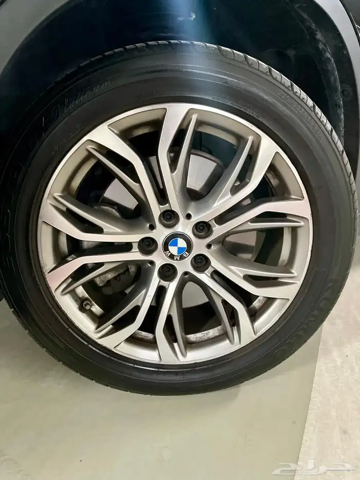 luxury line BMW x1 2019 مخزن ونظيف 10