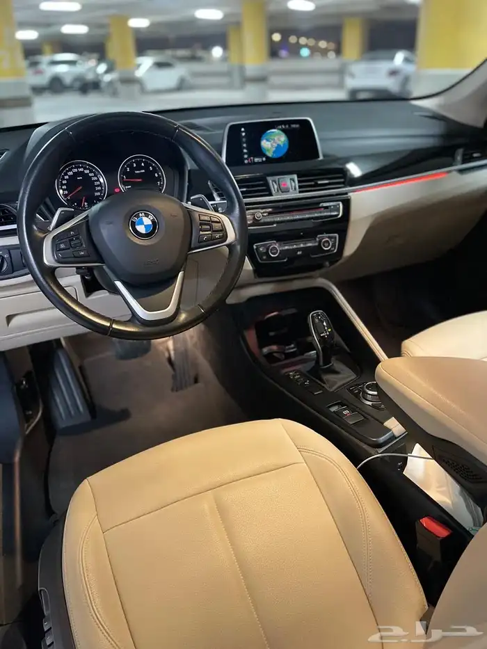 luxury line BMW x1 2019 مخزن ونظيف 18