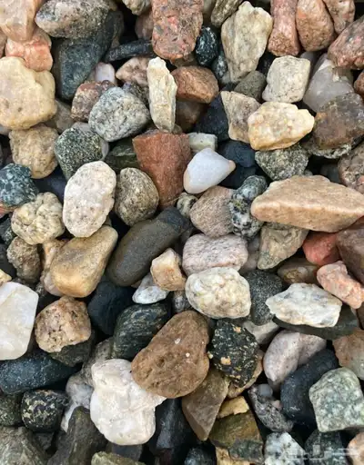 حجر نهري وبحص المرو للحدائق والممرات 12
