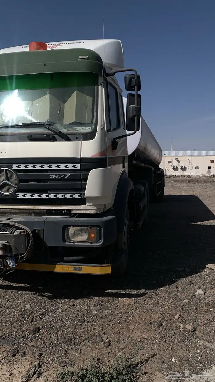 للبيع رأس تريلا 3