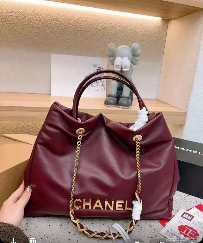 شنط هاكولتي. ماركات عالميه 18