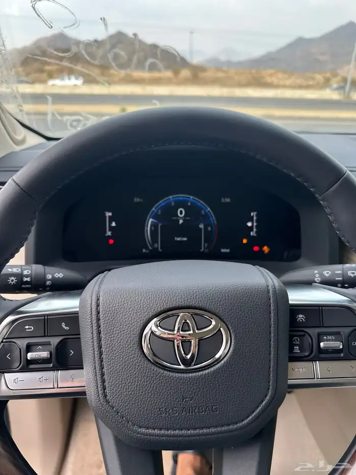 لاندكروزر 2025 فئة S اصفار سعودي السعر 335 21