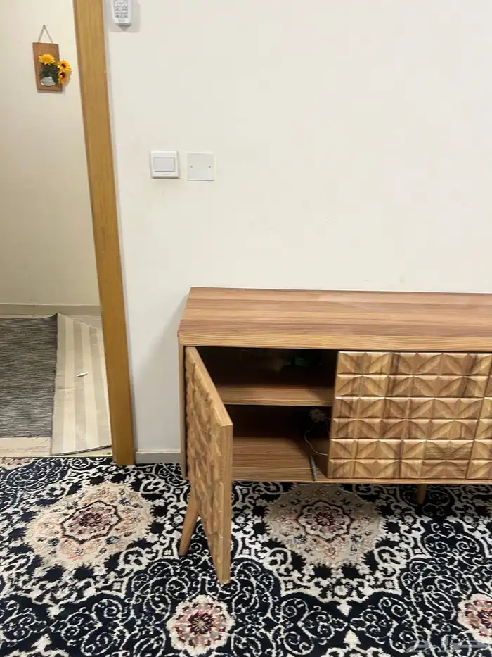 طاوله على السوم 0