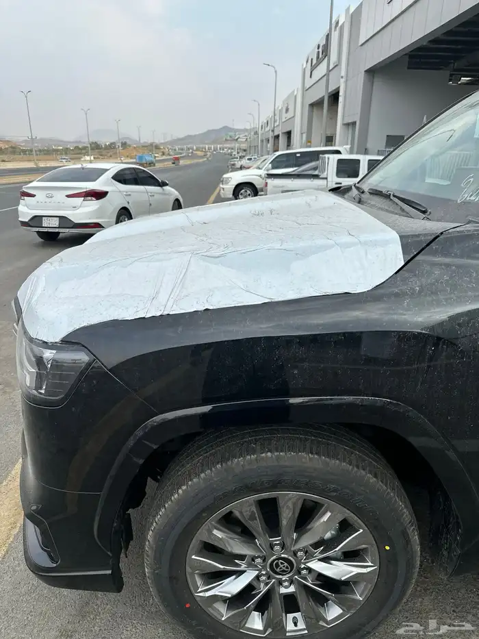 لاندكروزر 2025 فئة S اصفار سعودي السعر 335 14