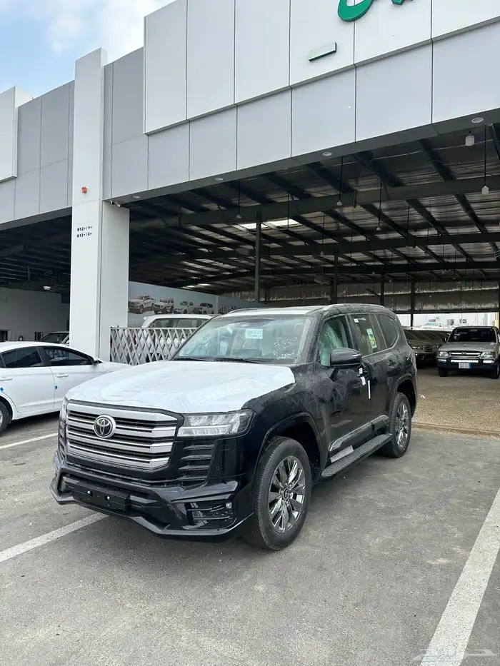 لاندكروزر 2025 فئة S اصفار سعودي السعر 335 2