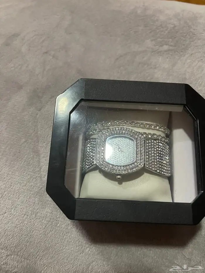 ساعات نسائية فضي وذهبي آلون جديدة للبيع ب 75ريال 4