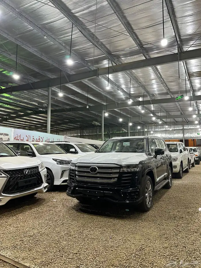لاندكروزر 2025 فئة S اصفار سعودي السعر 335 29