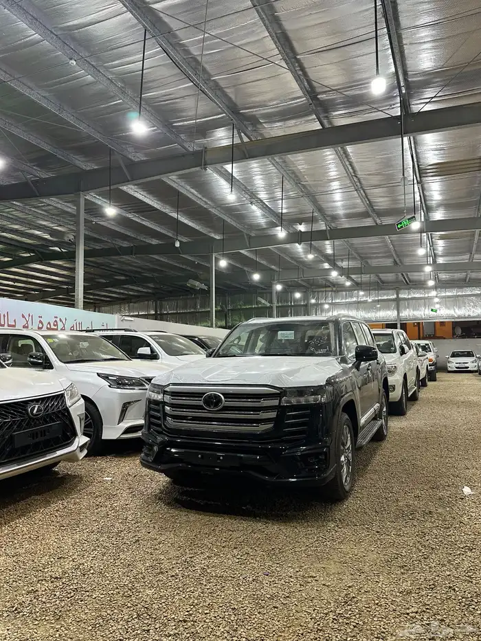 لاندكروزر 2025 فئة S اصفار سعودي السعر 335 27