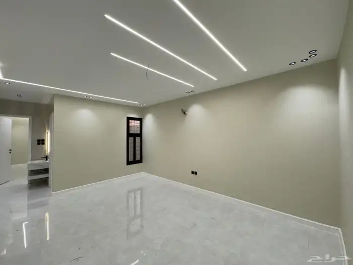 للبيع عمارة نظام شقق دورين وملحق في مخطط ولي العهد 0